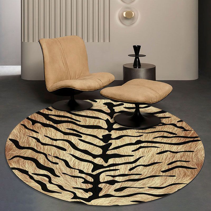 Unique Tiger Print Pattern Rug Brown Simple Rug Polyester Washable Anti-Slip Backing Area Rug for Living Room