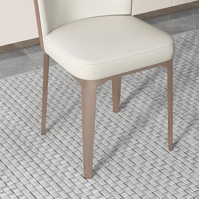 Silla sin brazos de comedor de cuero Glam, silla Parsons de comedor de metal para uso doméstico