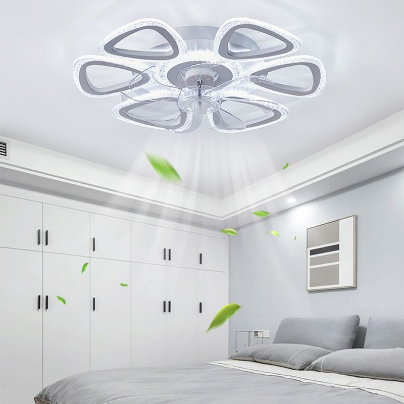 Nordische Metall Deckenlüftungslampe Multi-Head-LED-Flush-Montage-Leuchte mit klarem Kunststofflüfterblatt