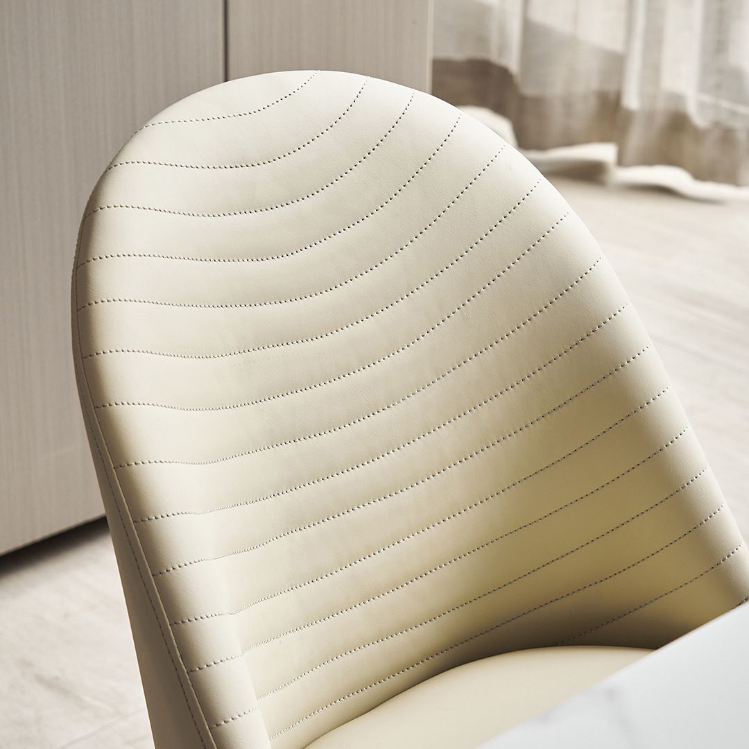 Sillas de comedor de cuero de diseño moderno, sillas laterales sin brazos con respaldo sólido (juego de 2)