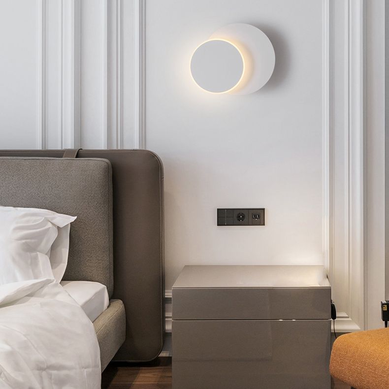 Lámpara de pared LED circular acrílica en estilo creativo moderno de hierro forjado aplastador de pared rotatable para dormitorio