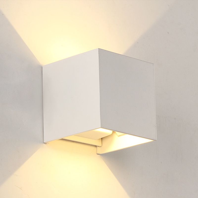 Square Shape Wall Lamp Modern Style Metal 2 Lights Sconce Lamp in Black/White