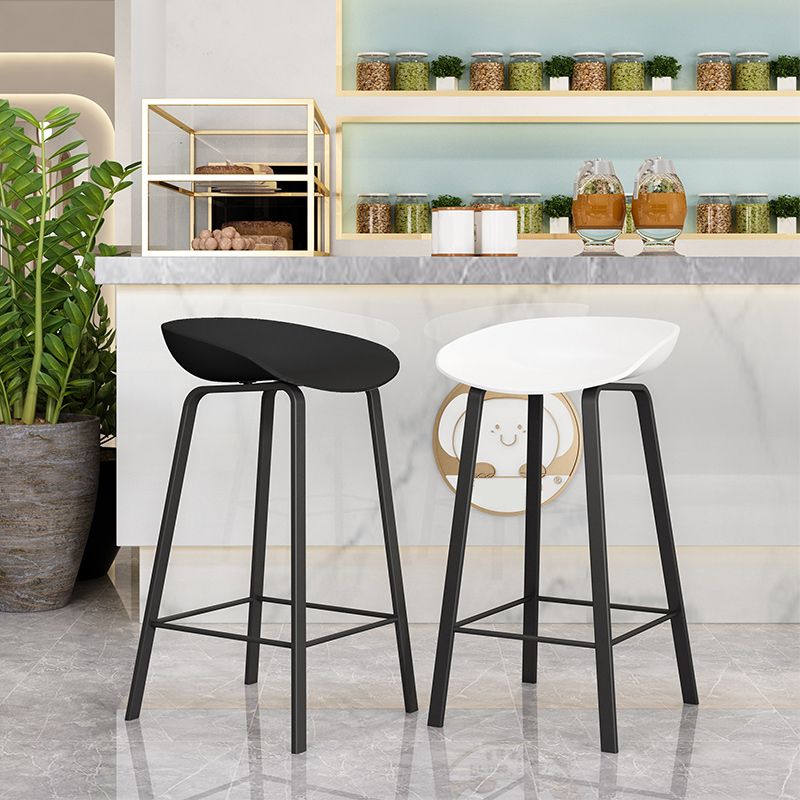 Modern Backrest Armless Counter Stool Plastic Bar Stool with Metal 4 Legs