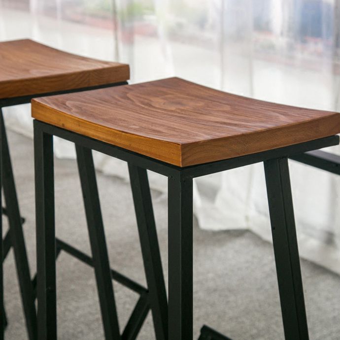 Brown Modern Style Bar Table Solid Wood and Iron Breakroom Bar Table