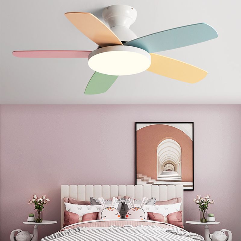 Ventilateur de plafond Light Metal Style Style LED Plafond Mount pour chambre à coucher