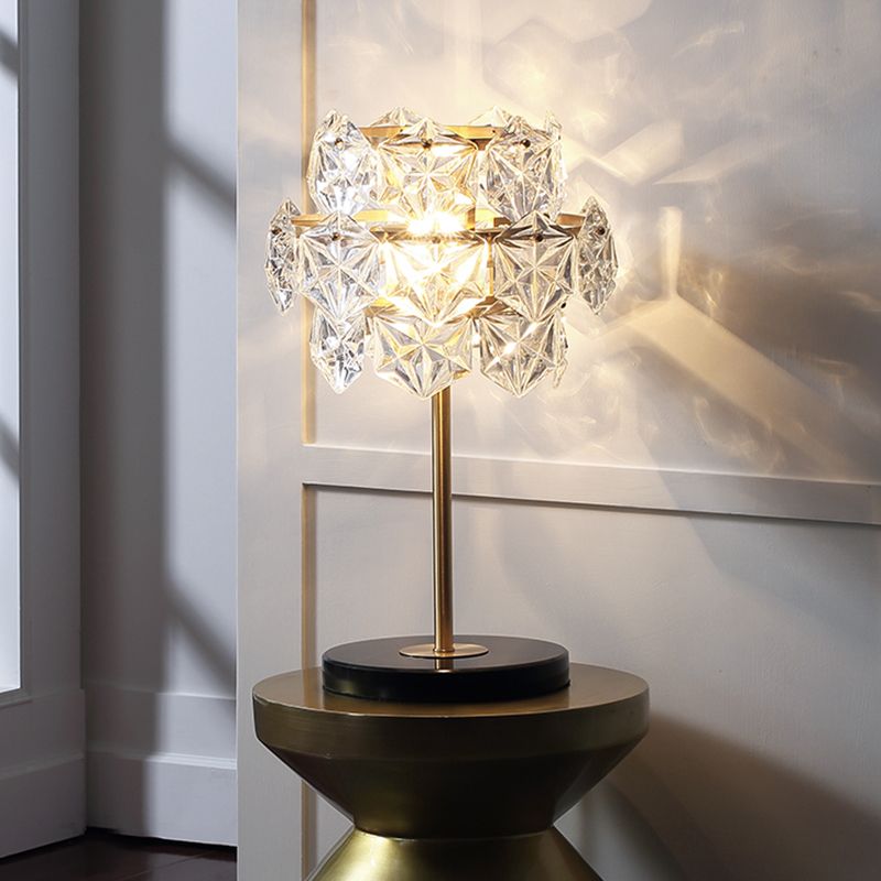 Zeitgenössische hexagonale Aufgabenbeleuchtung Eisblumenkristall 6 Köpfe Lesen Lampe in Gold