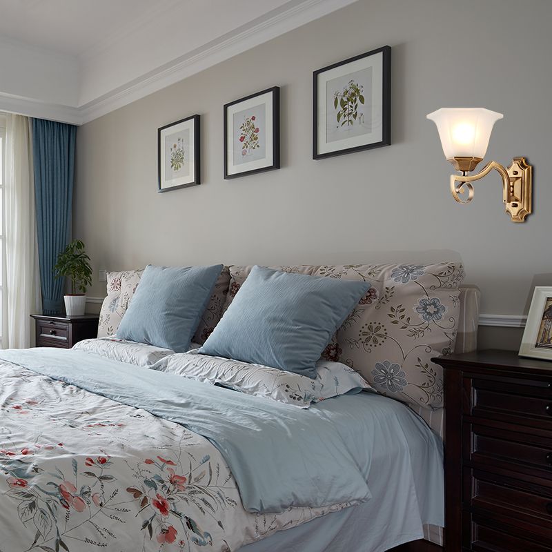 Blumenkorridor Wandleuchte moderne stilvolle Opalglas und Metallic 1/2-Licht Gold-Finish-Wandleuchte