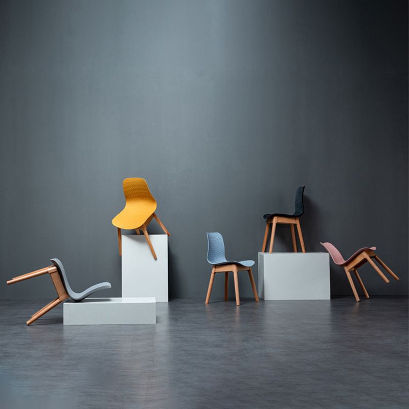 Nordic Style Plastic Chairs Armless Side Chairs with Wooden Legs for Kitchen