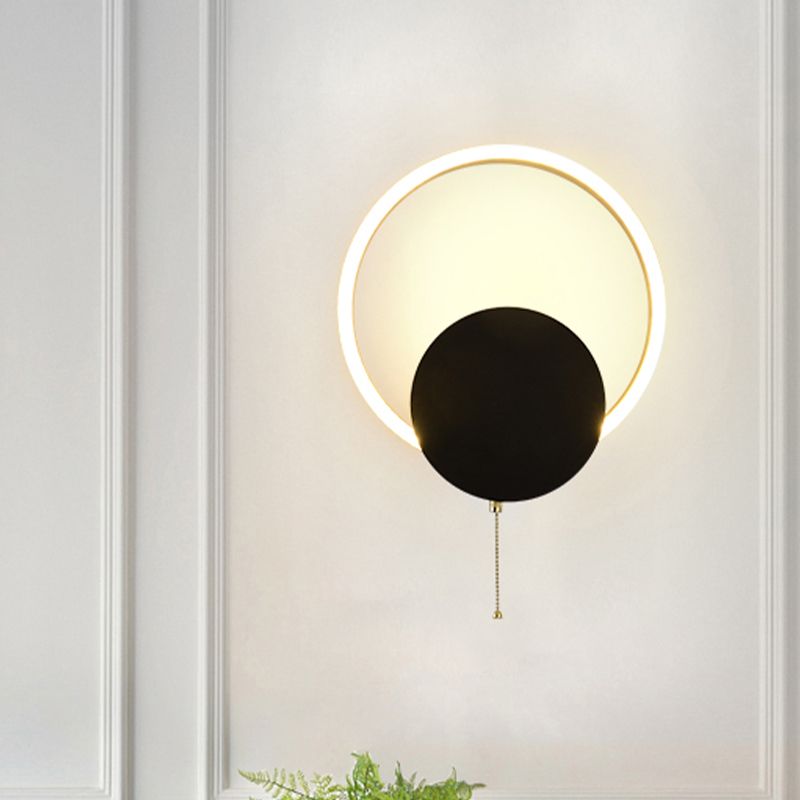 Kreisförmige Wandmontage leichte minimale Acryl -LED -Schlafzimmerleuchten in Schwarz mit Pull -Kette