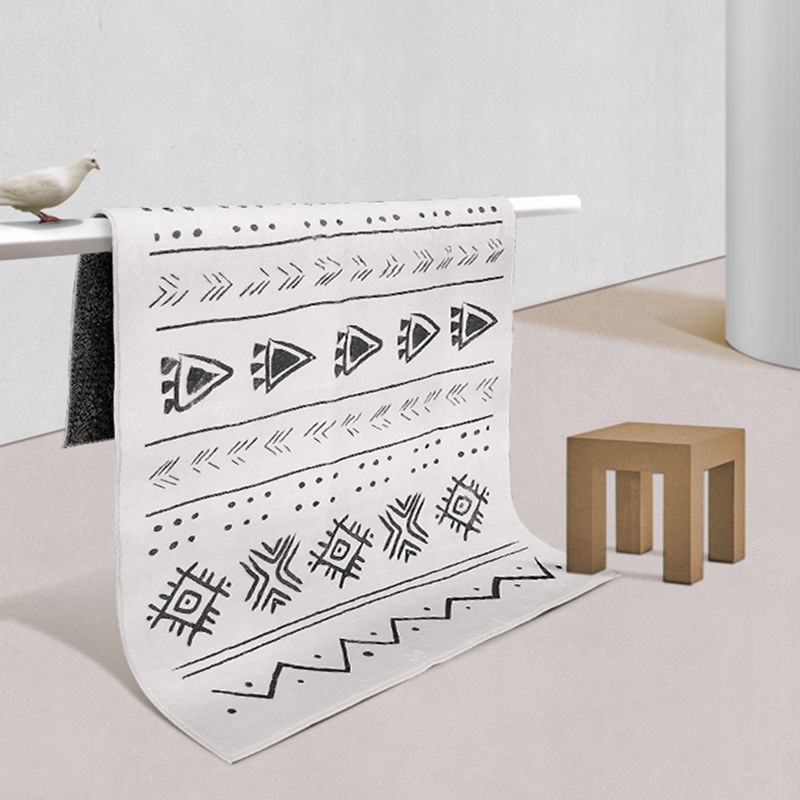 White Southwestern Area Rug Tribal Print Polypropylene Rug Anti-Slip Backing Carpet for Home Decor