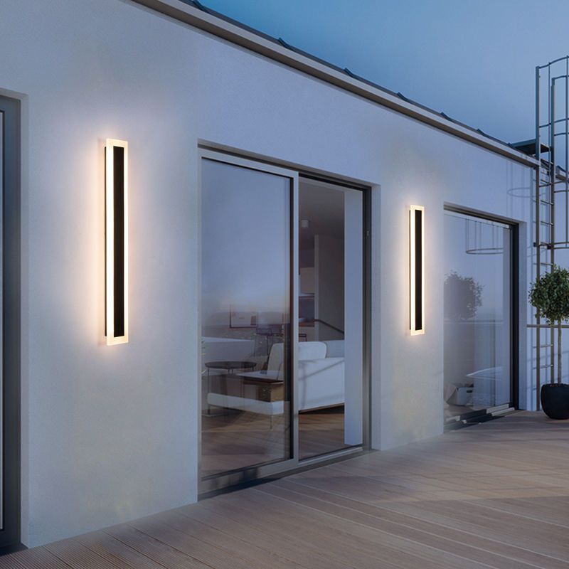 Black Linear LED Wall Light in Modern Simplicity Metal Wall Lamp for Bedroom
