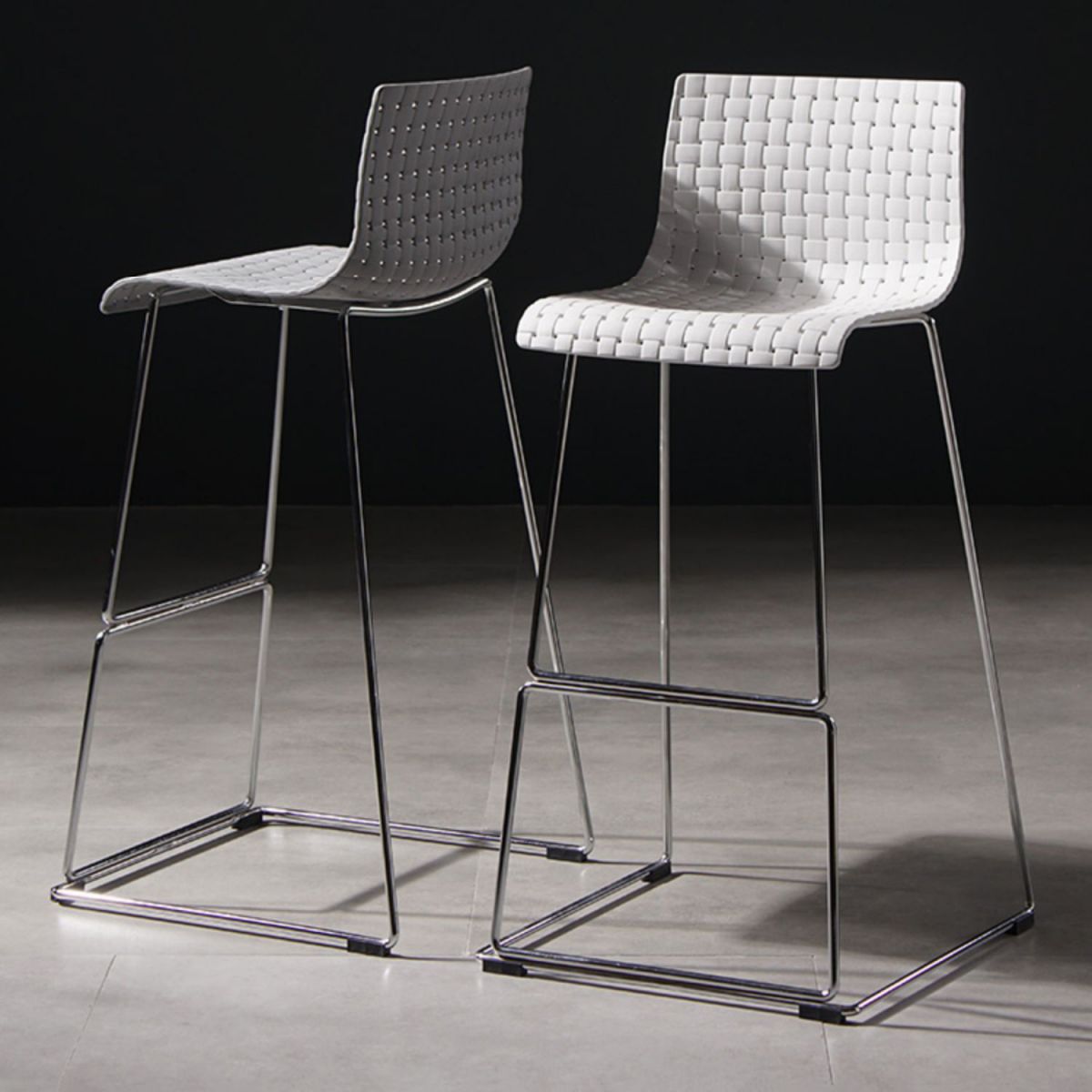 Industrial Bar-stool Plastic Counter Bar Stool for Kitchen Bar with Metal Legs