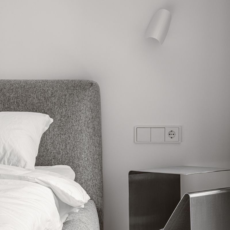 Nordic Style Metal Wall Light Geometric Shape LED Wall Sconce for Bedroom