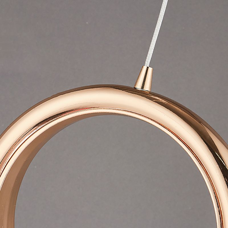 Geometry Shape Metal Hanging Ceiling Light Modern Style 1 Light Pendant Light in Gold