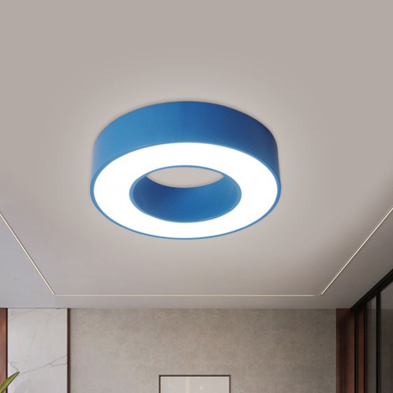 Lampada da incasso a tamburo scavato per bambini in acrilico LED blu/rosso/giallo vicino all'apparecchio di illuminazione a soffitto