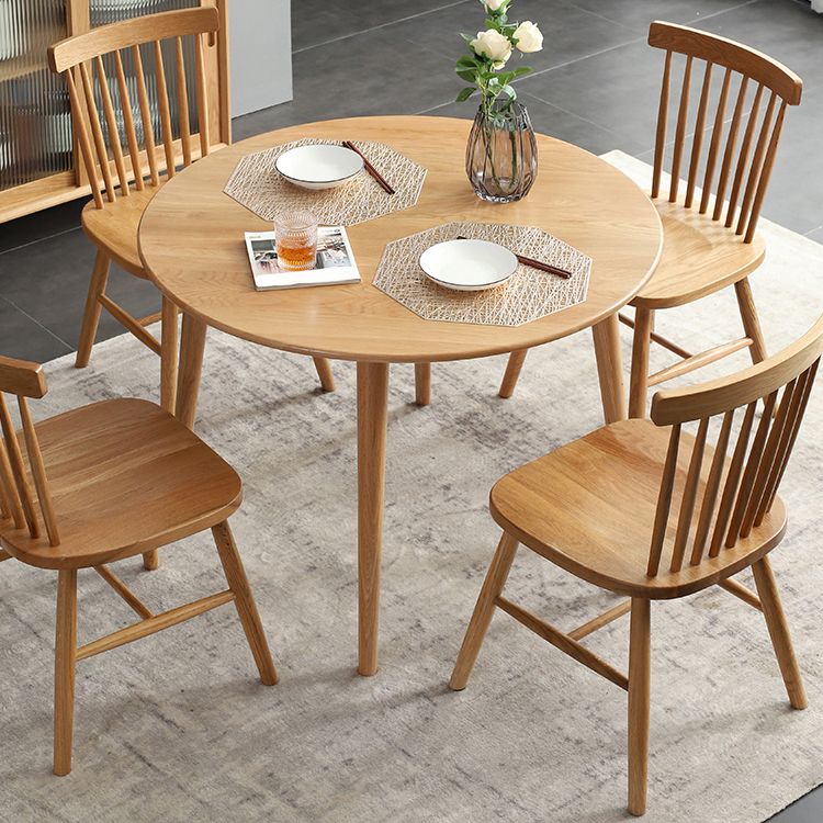 Modern Style Solid Wood Dining Table Round Table with 4 Legs for Coffee Shop