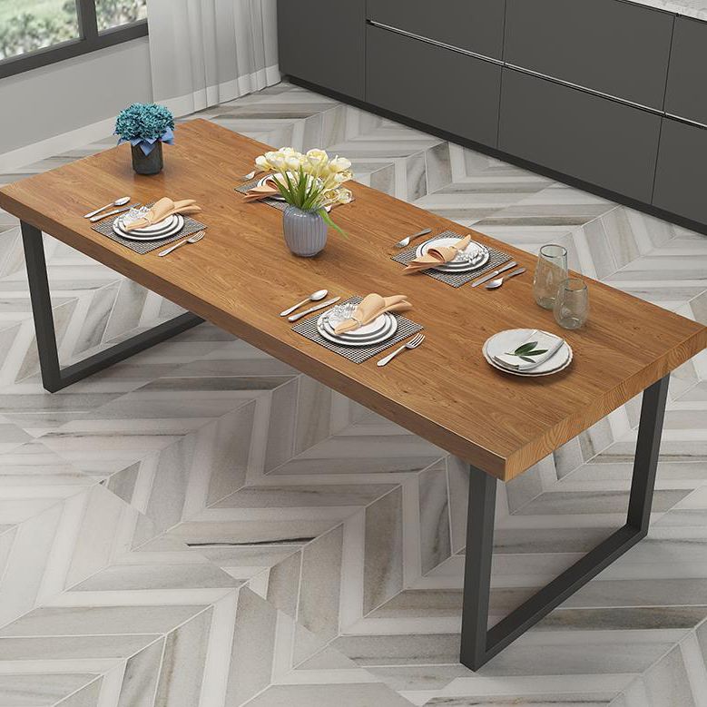 Table à manger en bois massif de style industriel