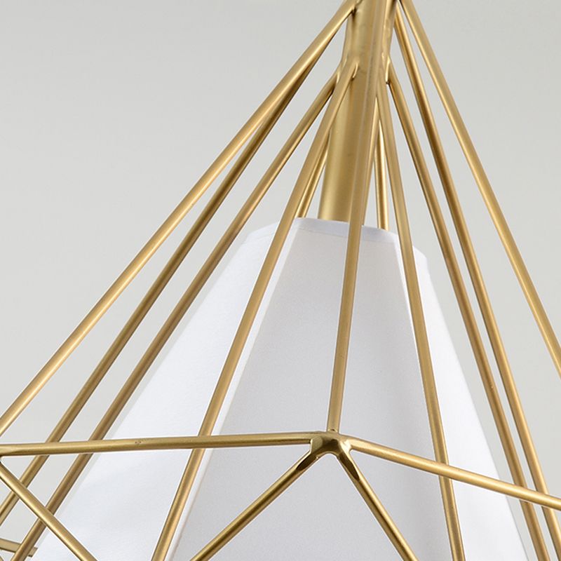 Forme de diamant Éclairage suspendu de style postmoderne Metal Light Pendant pour le chevet