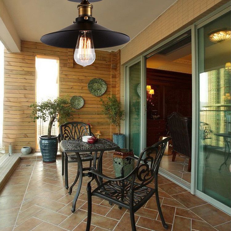 1-Bulb-Untertasse in Form Semi Flush Mount Industrial Black Finish Metall Deckenbeleuchtung