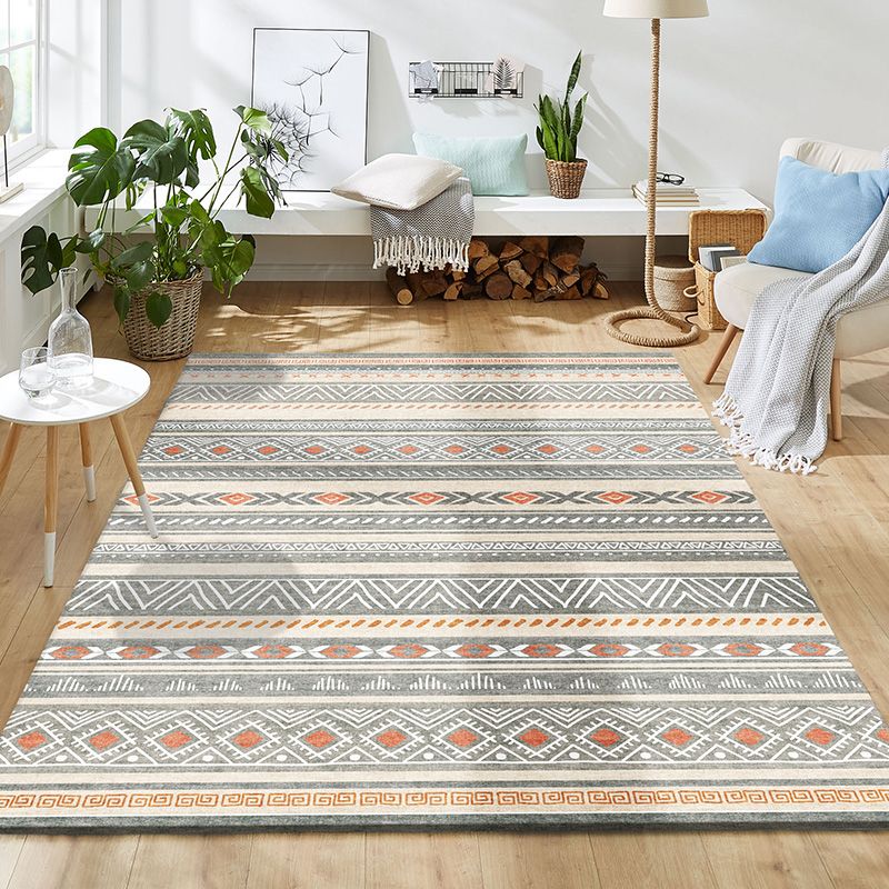 Tapis de synthèse multicolore de tapis de synthétique multicolore géo de géo.