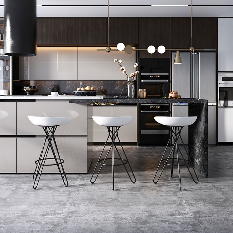 Glam Footrest Plastic Barstool Matte Finish Restaurant Stool