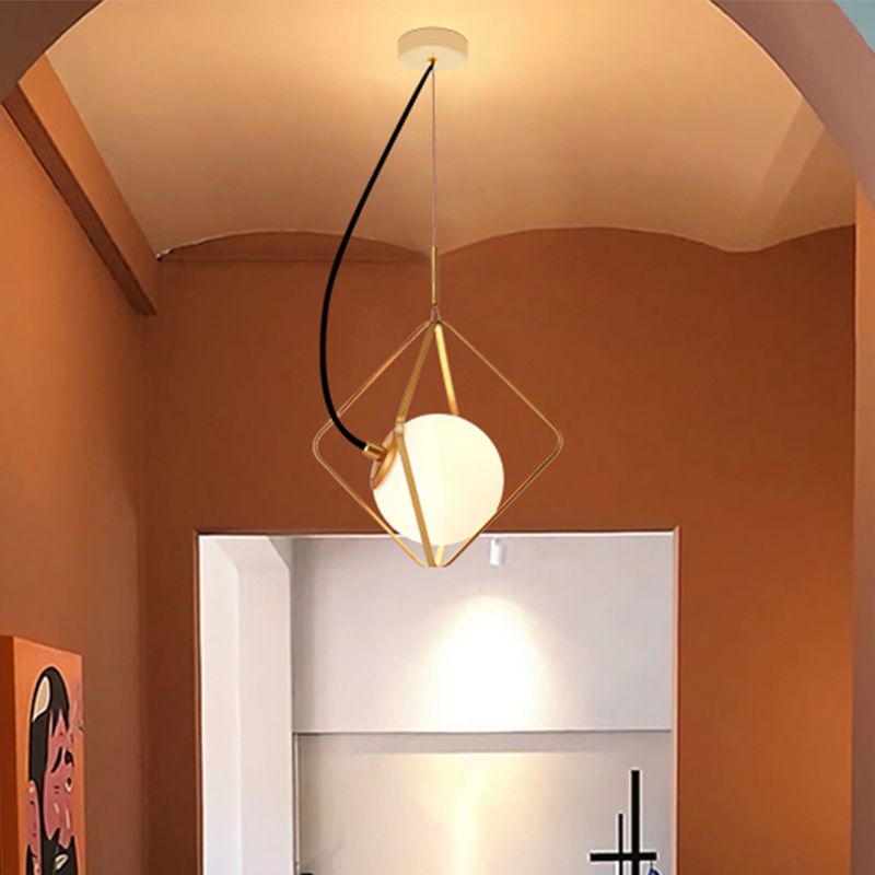 Illuminazione a soffitto globo moderno vetro latteo 1 testa a sospensione oro, largo 10 "/13"