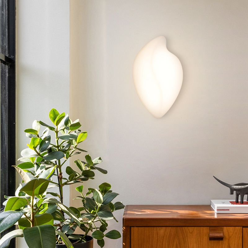 Single Modernism Wall Mounted Sconce White Acrylic Wall Light for Bedroom