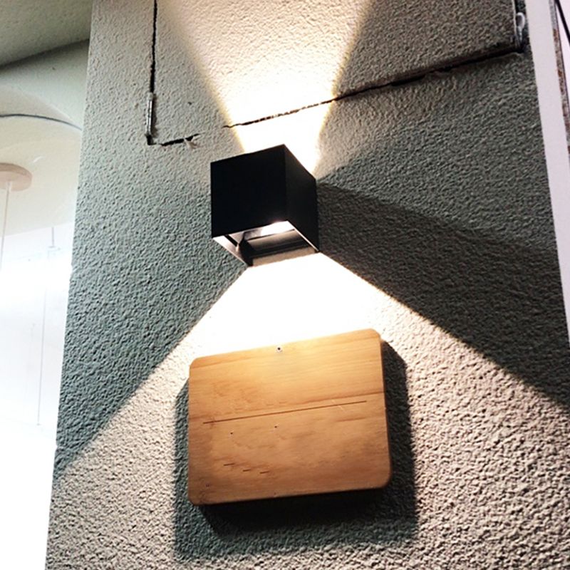 Square Shape Wall Mount Lamp Modern Style Metal 2 Lights Sconce Lamp in Black/White