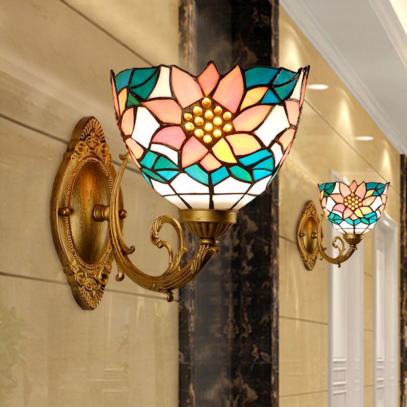 Flower Cut Glass Vanity Wall Light Fixture Baroque 1 Light Pink/Green Sconce for Bathroom