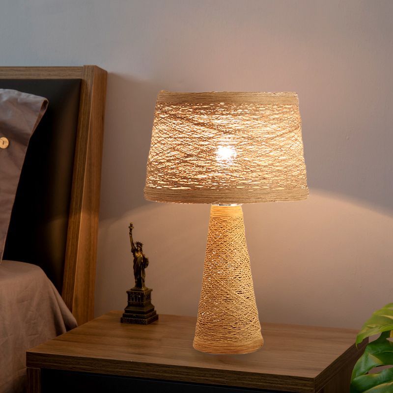 1 Bulbe Salle Bureau Light Style Asian White / Tan Reading Livre lampe avec ombre en rotin