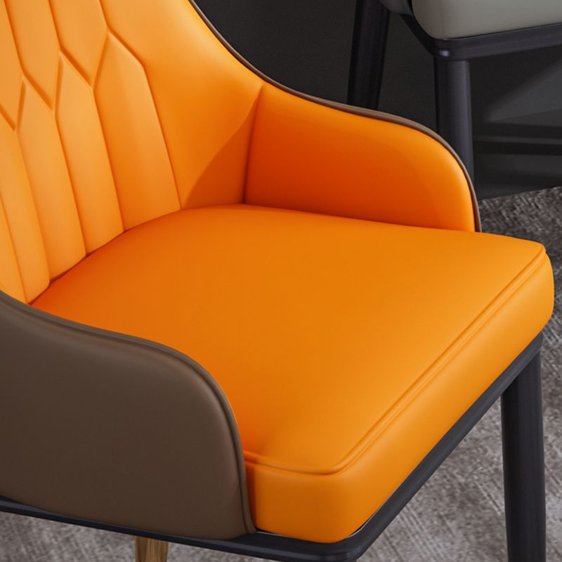 Silla auxiliar de comedor de estilo escandinavo de metal, silla con respaldo sólido acolchado para comedor con brazo