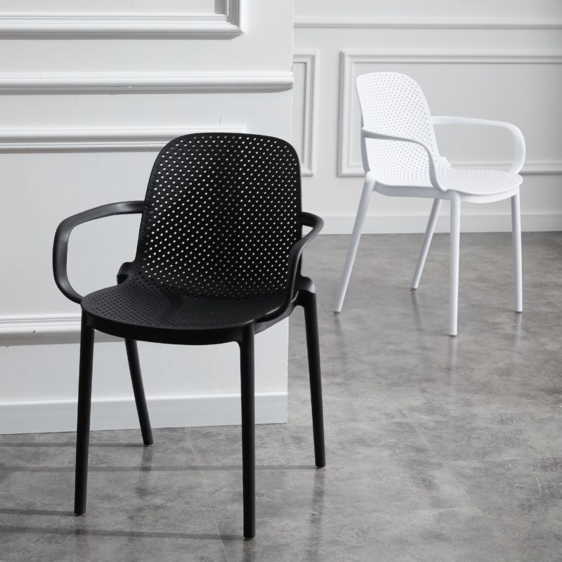 Sillones de comedor de plástico de estilo moderno con respaldo sólido que cena la silla lateral