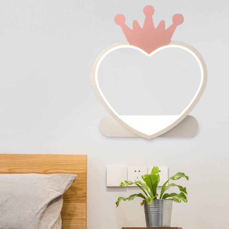Cartoon Heart Wall Lighting Lighting Acrílico Led de pared de guardería Lámpara de montaje con diseño de corona dorada/rosa
