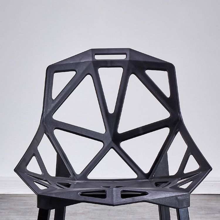 Chaise de salle à manger sans bras en plastique contemporain chaise latéral croisée pour usage à domicile