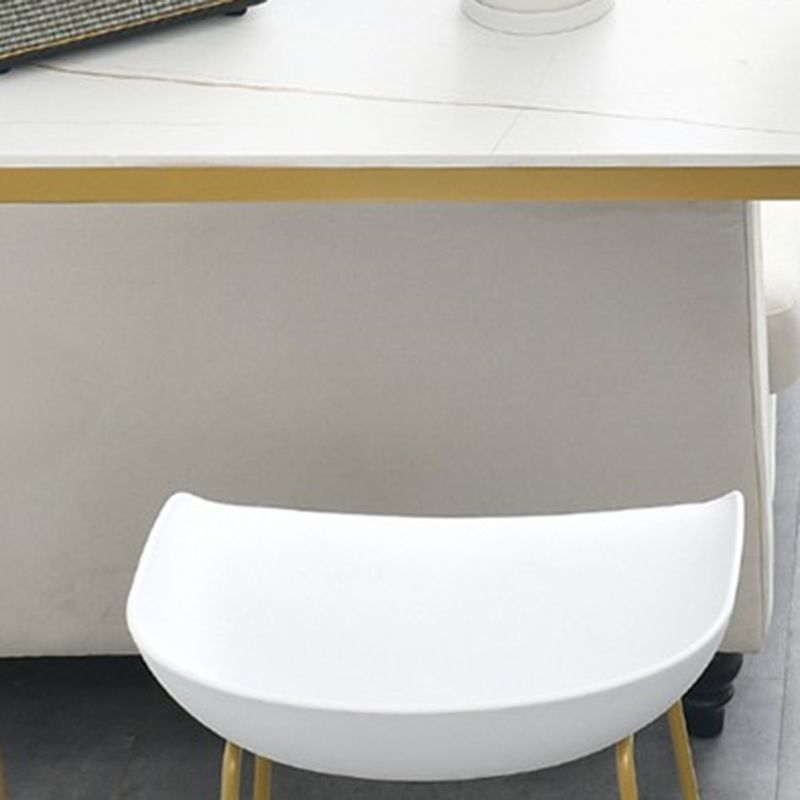 Contemporary Plastic Bar Stool Armless Dining Stool with Footrest