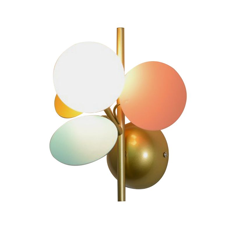 Bladbedwandverlichting Ideeën Idee Iron 1 Lichte macaron-stijl SCONCE IN WIT/ROODGEELDE BLUE MET BALREEM GLASS TADHE