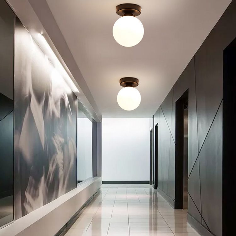 Foyer-inbouwverlichting met één lamp Minimalistische plafondlamp met bolvormige glazen kap