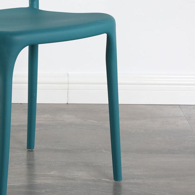 Nordic Stackable Backrest Acrylic Chair with Acrylic Legs for Dining Room