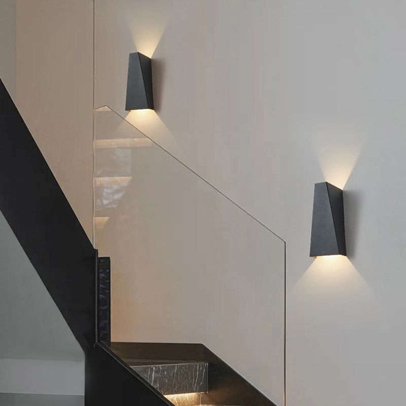 Polygon Wall Sconce Lighting Modern Style Metal 2-Lights Sconce Light in Black and White