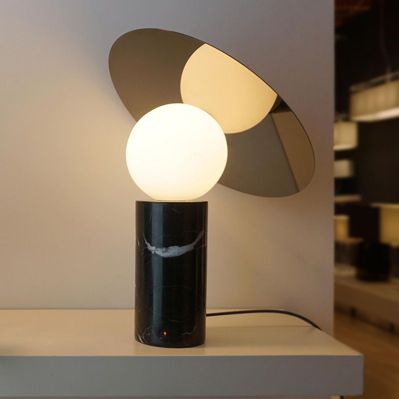 Nuits rondes en métal et lampe de style simplicité Lumière avec base en marbre
