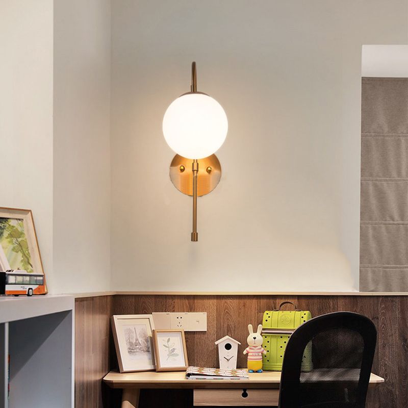 1 Light Unique Shape Wall Light Fixture Modern Wall Mounted Lighting in Gold Finish