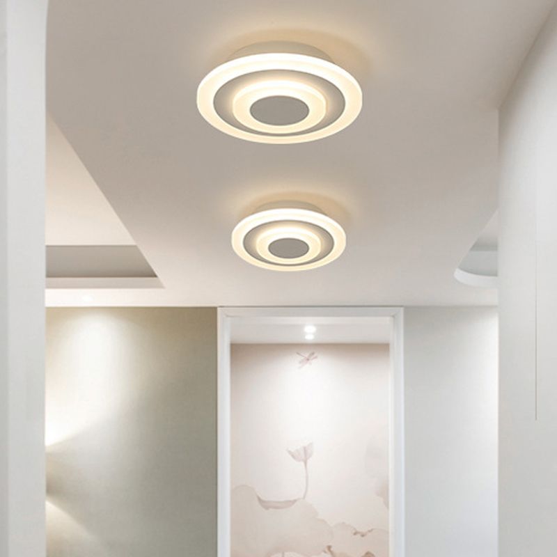 Lámpara de techo pequeña redonda/cuadrada estilo simple acrílico blanco/café LED empotrado en luz blanca/cálida para pasillo