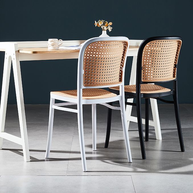 Silla de comedor de estilo moderno, silla lateral sin brazos de comedor de plástico para cocina