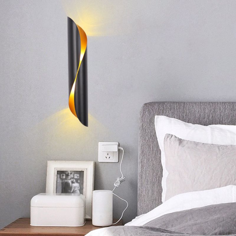 Lámpara de pared de retroiluminación de estilo de pared de metal de estilo posmoderno para el corredor de la noche