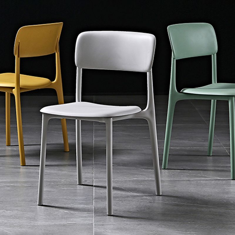 Plastic Scandinavian Restaurant Side Chair Matte Finish Open Dining Chair
