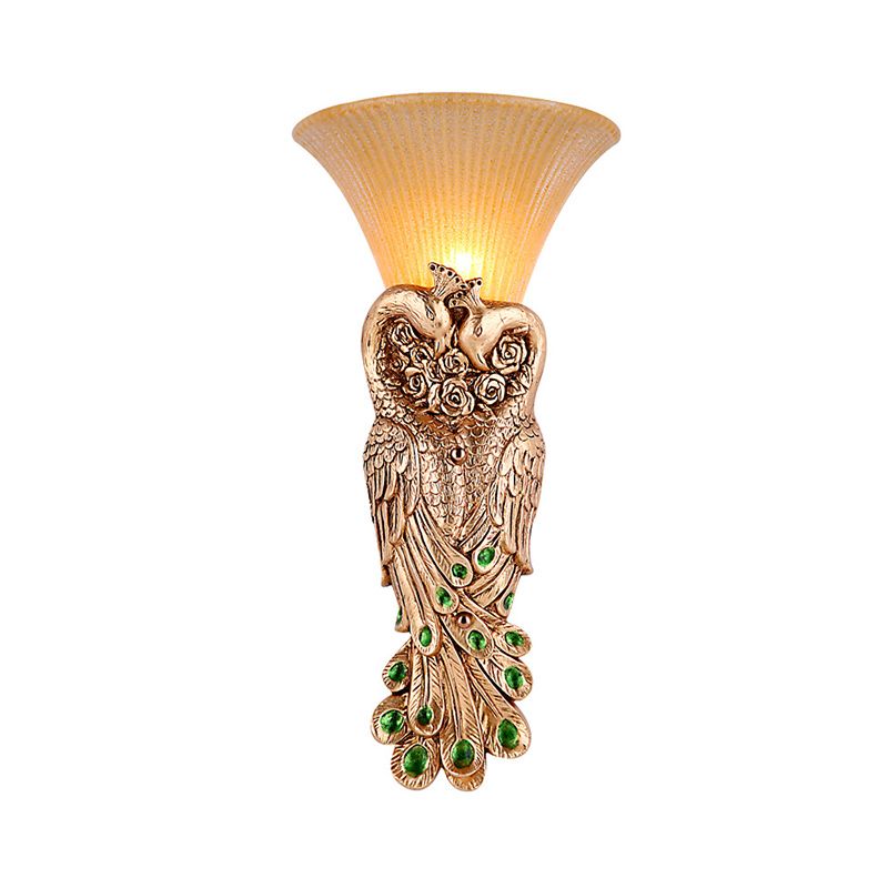 Flared Corridor Lampe Lampe Land Bernsteinglas und Harz 1 Kopf Gold/Leicht Gold Finish Wandleuchte mit Pfauendesign