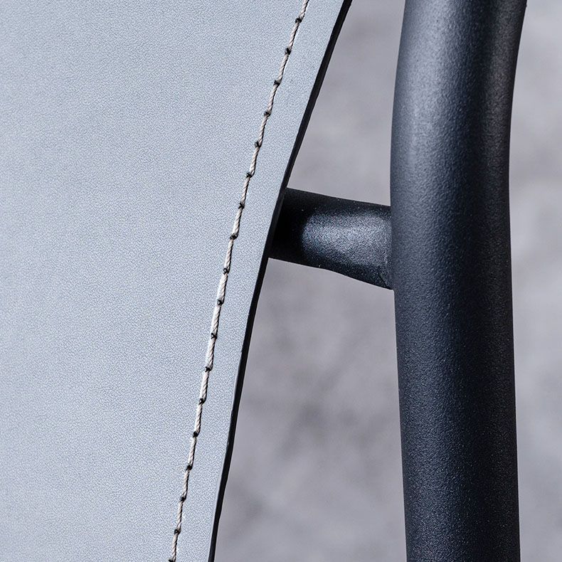 Accueil Chaises de salle à manger sans accoudoirs Chaises d'appoint en cuir avec pieds en métal (Ensemble de 2)