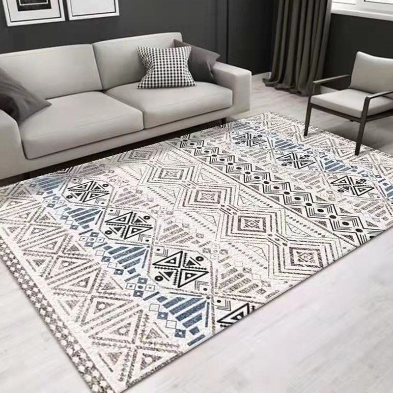 Beige Traditional Rug Polyester Graphic Rug Stain Resistant Rug for Living Room