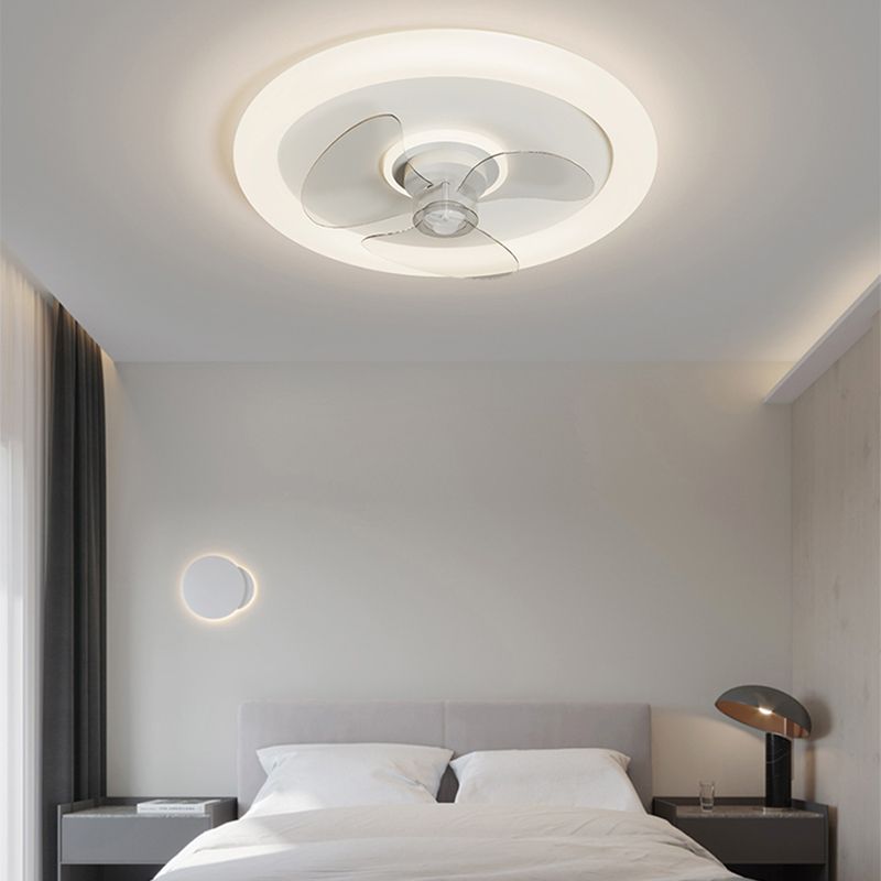 Ventilador de techo de dormitorio LED de metal ligero simple cerca de la iluminación del techo