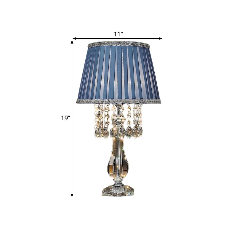 Beige/bordeaux/hemelblauw 1 lamp nachtkastje lamp traditionele heldere kristallen kralen bel/geplooide schaduw tafellicht voor slaapkamer
